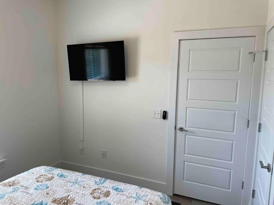 Charming 1 Bedroom Cottage Close To Dtown Nas Bchs Pensacola Exterior photo