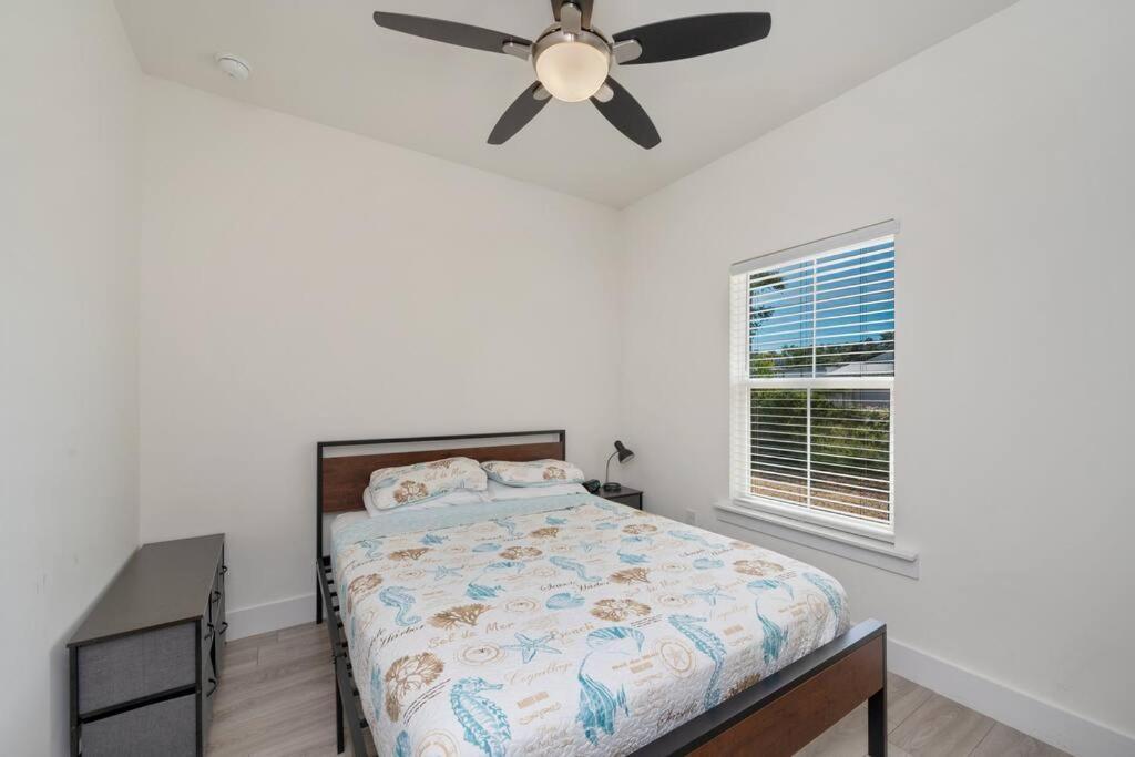 Charming 1 Bedroom Cottage Close To Dtown Nas Bchs Pensacola Exterior photo