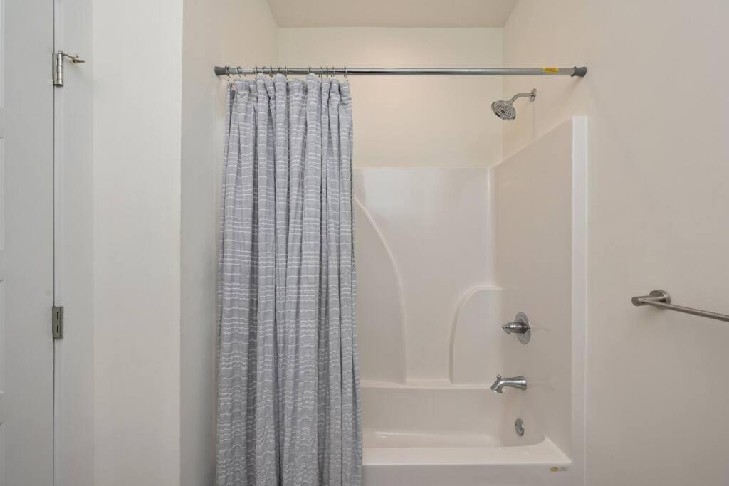Charming 1 Bedroom Cottage Close To Dtown Nas Bchs Pensacola Exterior photo